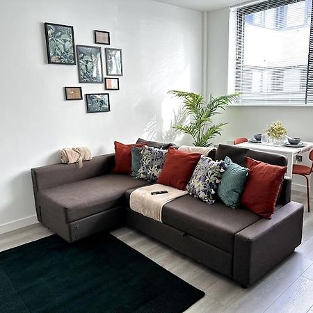 Studio Apartment In Milton Keynes Buitenkant foto