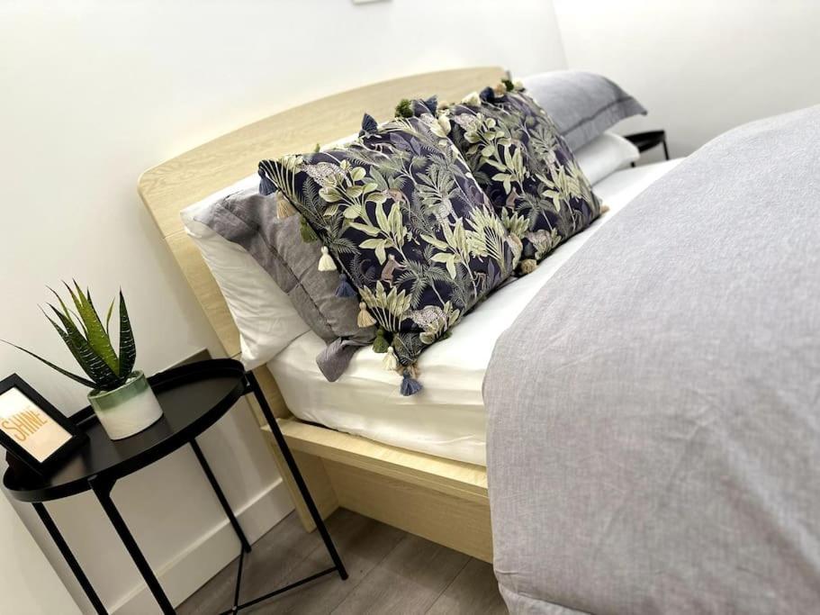 Studio Apartment In Milton Keynes Buitenkant foto